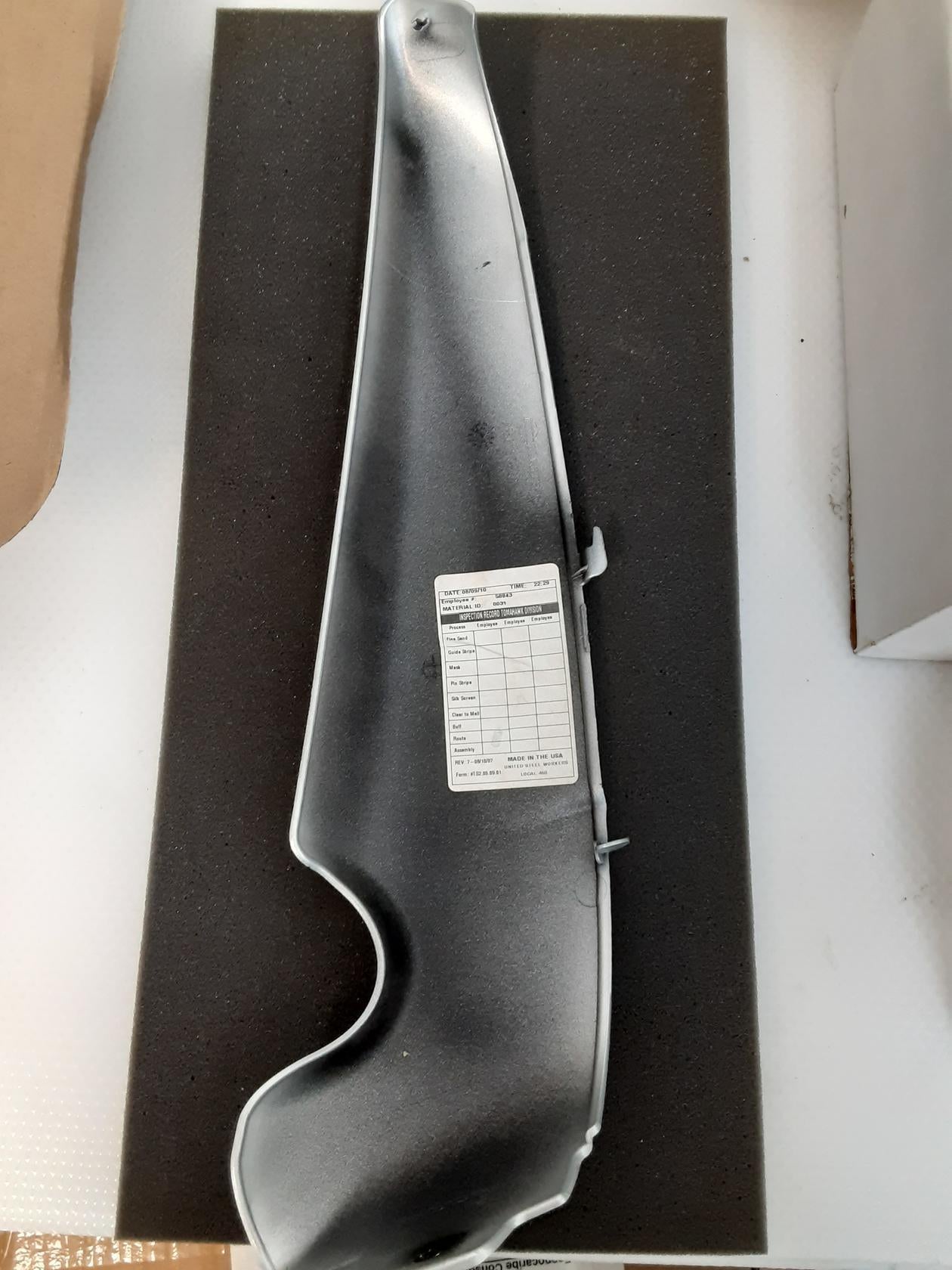 Harley Davidson VRSCAW V-Rod 2007-2010 grey Radiator Cover Right (66158-07)