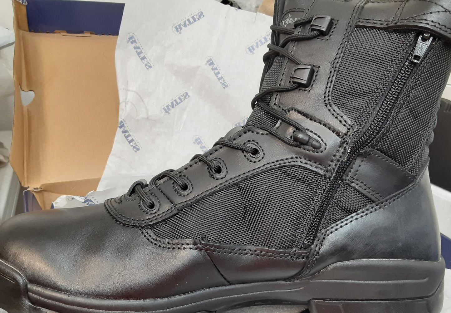 Bates Ultra-Lites 8" side zip, EO2261, MENS 11.5 Medium, Black