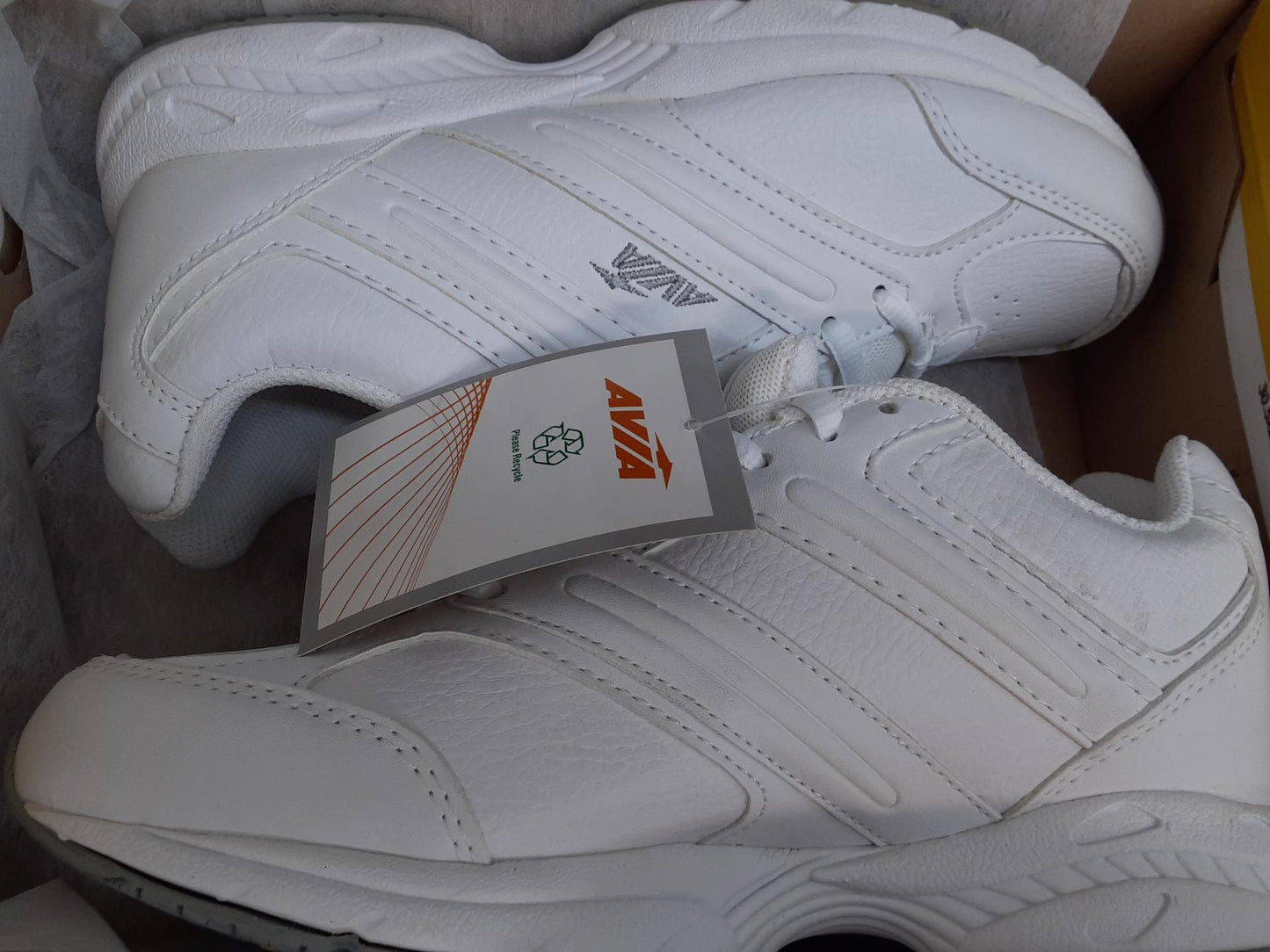 Avia Walking White Slip Resistant Sneakers Womens Size 7.5 Medium 3252