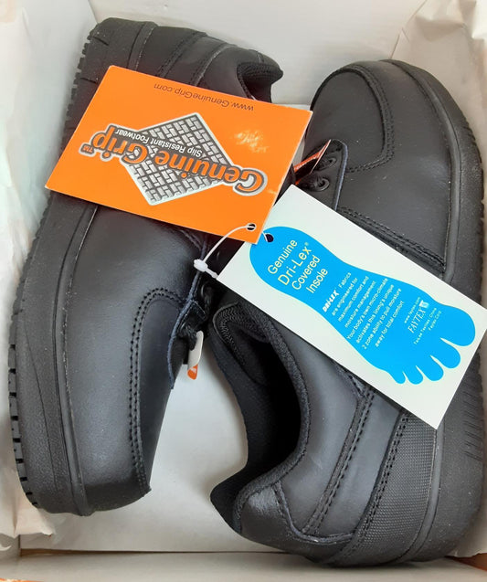 Genuine Grip Slip Resistance Work Shoes 2010 Wide, Mens 5.5, Black