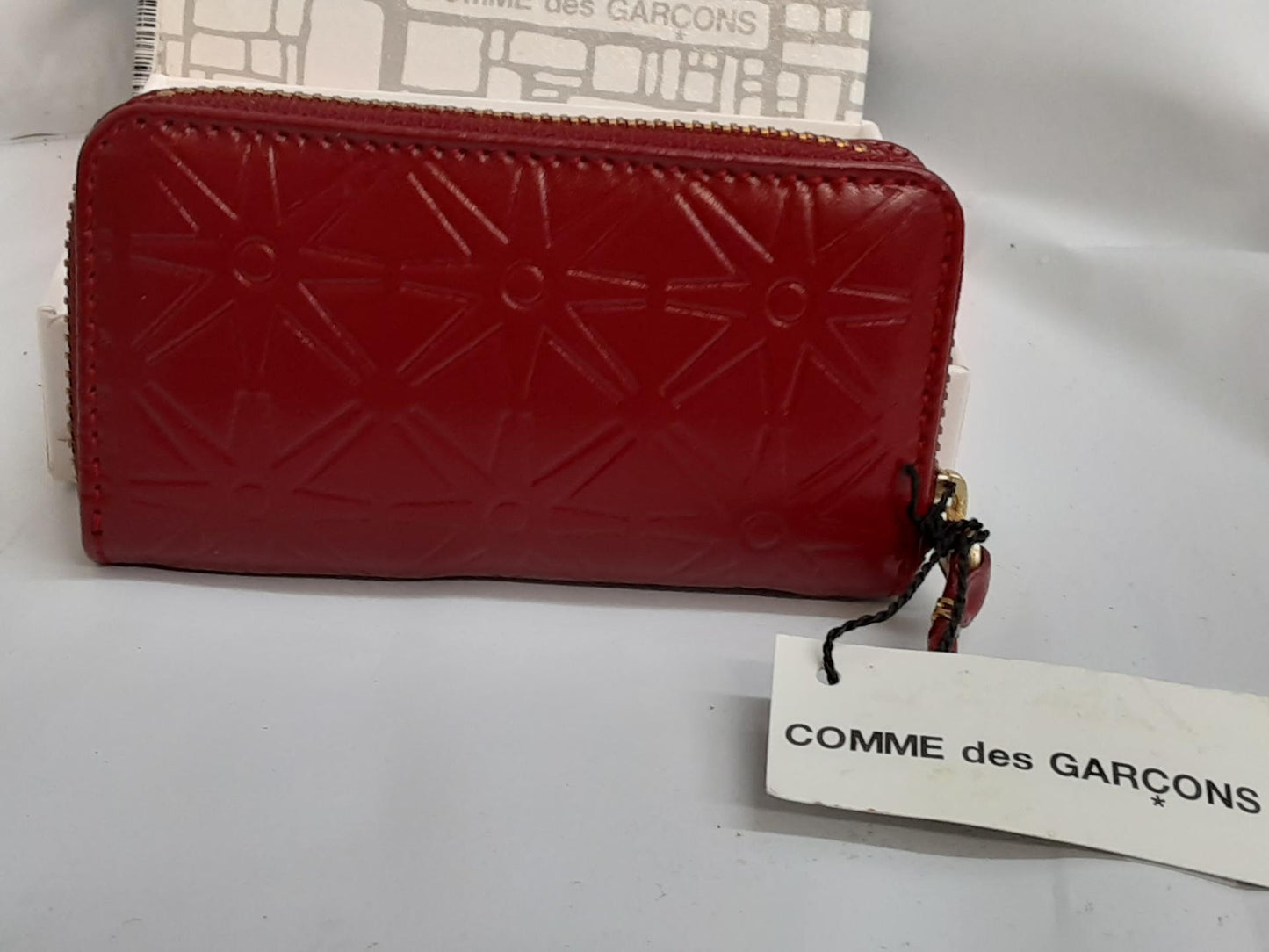 Comme Des Garcons SA410EA Red Coin Purse - open box