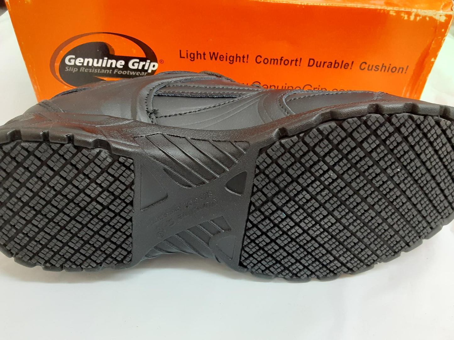 Genuine Grip Jogger, 1110, Unisex, Mens: 5/ Women: 7 Wide, Black Slip Resistant
