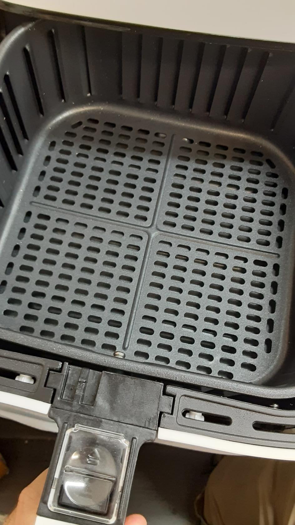 Cosori 5 Qt Air Fryer, Simple 1 Touch, Recipe Book, Shake Reminder (USED)